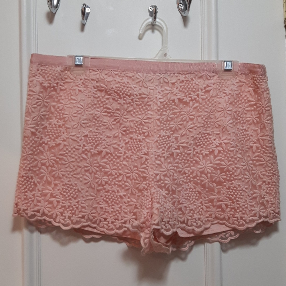 🛍️ Crochet/lace shorts